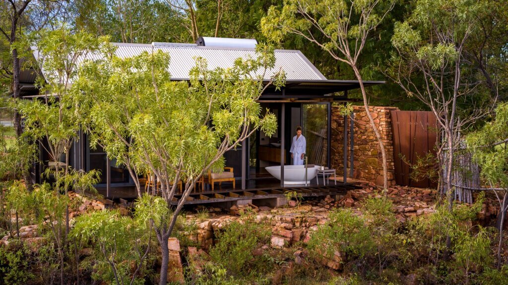 The El Questro Homestead is a luxurious retreat perched on a clifftop overlooking the Chamberlain River. 